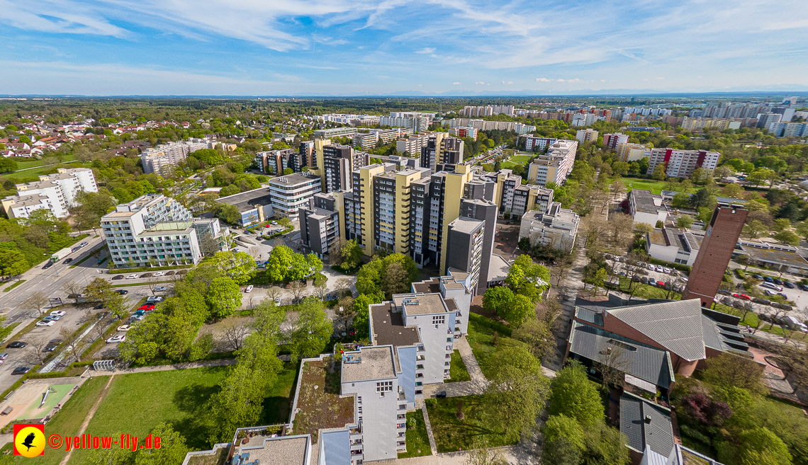 04.05.2023 - Luftbilder vom Marx-Zentrum uns seiner Umgebung in Neuperlach
